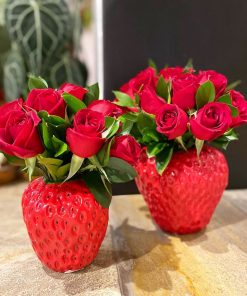 MORANGUINHO COM ROSAS VERMELHAS
