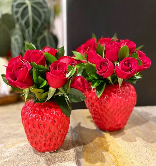 MORANGUINHO COM ROSAS VERMELHAS