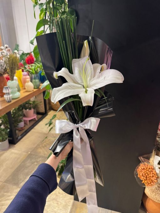 BOUQUET LILY ONE